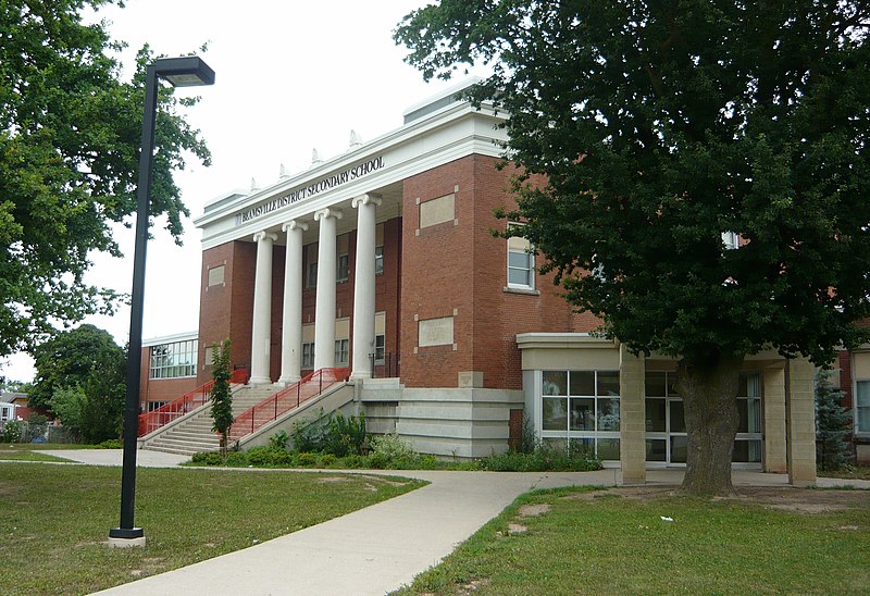 File:Beamsville District Secondary School Ontario.jpg