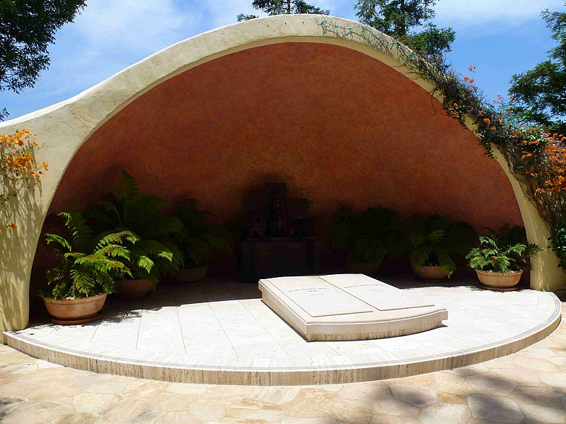 File:Bob Hope, KBE, KCSG, KSS, Dolores Hope, DCSG Grave Site, 2013 - panoramio.jpg