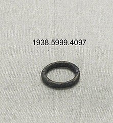 Bronze Ring, Yale University Art Gallery, inv. 1938.5999.4097