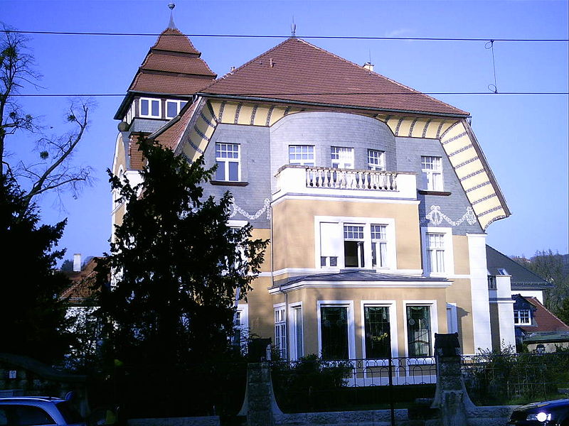 File:Bruecke-Most-Villa Dresden.JPG