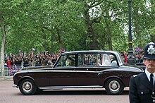 The 1978 Rolls-Royce Phantom VI Silver Jubilee car Car Marriage Kate Middleton and her father.jpg