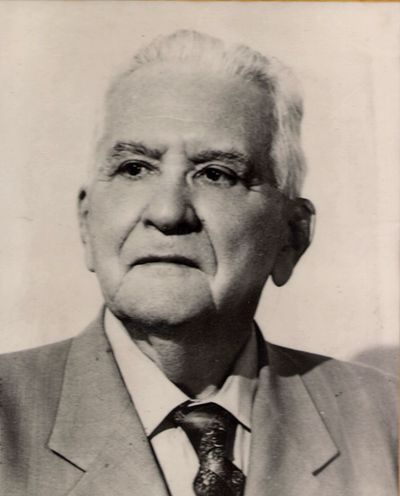 Carlos R. Menéndez