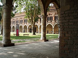 The portico on the ground floor Castello, Pavia - 8.JPG