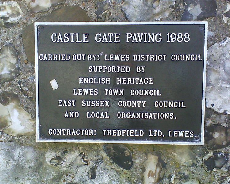 File:Castle Gate Paving (3640279481).jpg