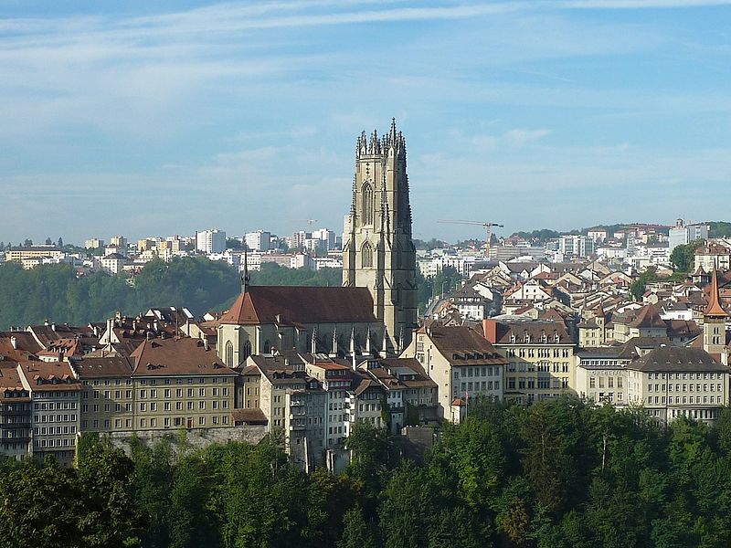 File:Cathedrale architecture vuegenerale.JPG