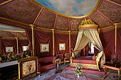 Dormitorul împărătesei din Château de Malmaison (Franța), un alt interior Empire