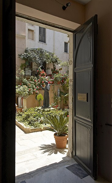 File:Chania Catholic Church B.jpg