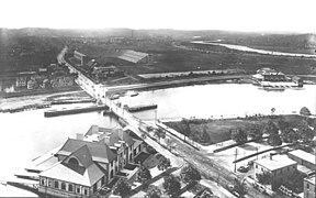 The old Great Bridge over the Charles River in 1907