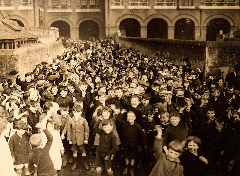 File:Childrens Party, Dublin, 1920s (5786204856).jpg