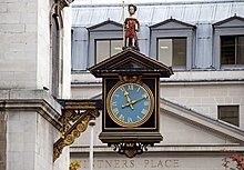 1988 replica of 1682 clock Church of St James Garlickhythe (3).jpg