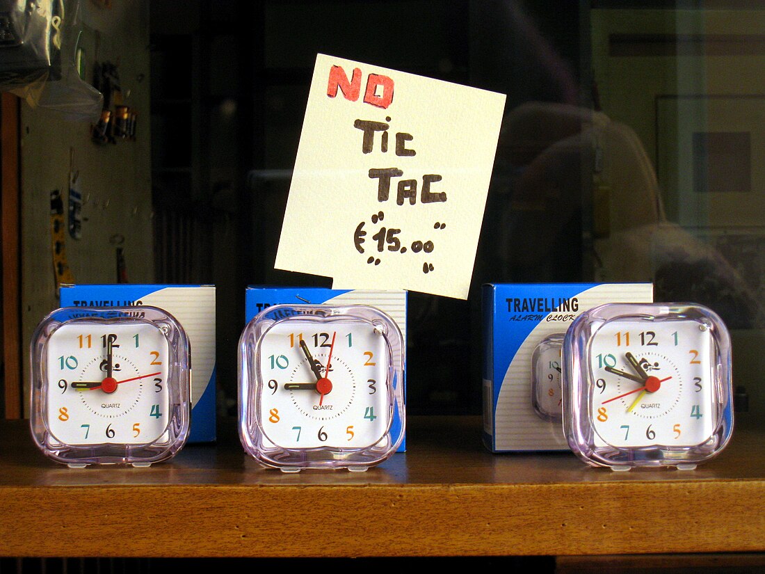 File:Clocks no tic tac.JPG