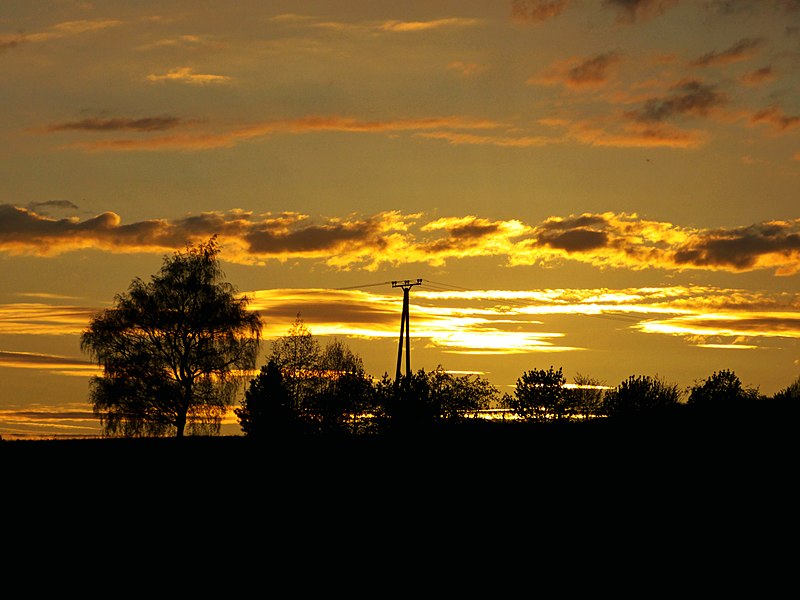 File:Clouds - panoramio (28).jpg