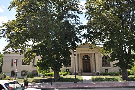 ColchesterCT CraginMemorialLibrary.jpg