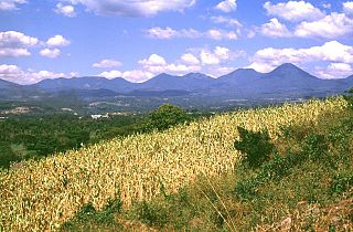<span class="mw-page-title-main">Cordillera de Apaneca</span> Volcanic mountain range in western El Salvador
