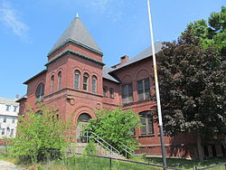 Dartmouth Jalan Sekolah, Worcester MA.jpg