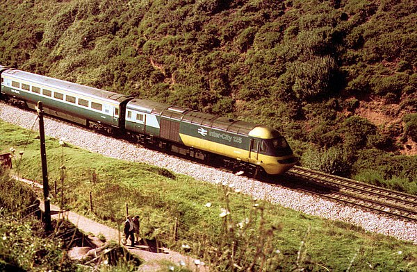 The InterCity 125 set a speed record – 148 mph (238 km/h) – for a diesel-powered train in 1987. Capable of 125 mph (201 km/h) in regular service, the 