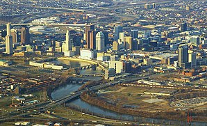 Downtown Columbus mit dem Scioto River