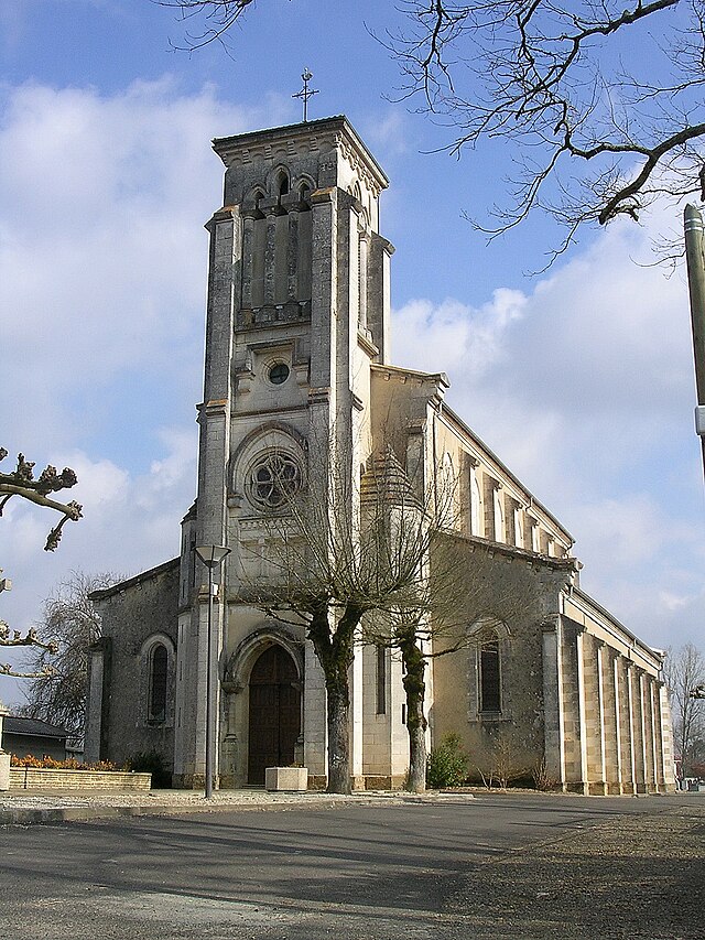 File:Eglise JB Benquet 1.JPG