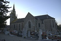 Eglise de Saint-Connan coté - Saint-Connan - France.jpg