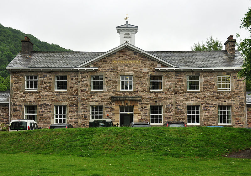 File:Exmoor House.jpg