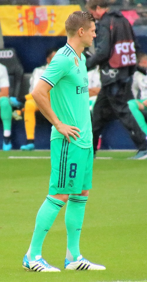 Kroos playing for Real Madrid in 2019