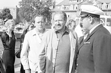 Hans Joachim Kulenkampff (Mitte) bei einem Besuch in Kiel zur Premiere seines Films. Links neben ihm Martin Jente