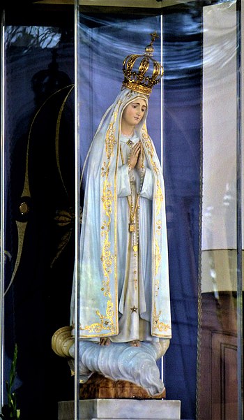 13 octobre 1917 : Fin d'apparition de Notre Dame de Fatima 350px-First_Sculpture_of_Our_Lady_of_Fatima