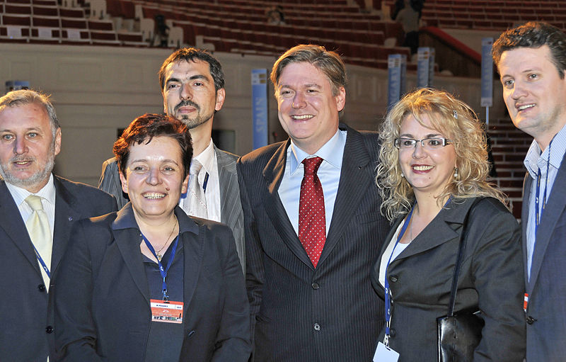 File:Flickr - europeanpeoplesparty - EPP Congress Warsaw (552).jpg