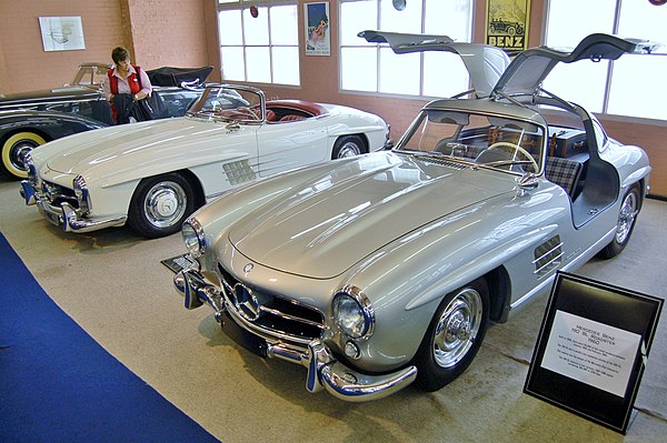 300 SL Roadster next to its coupe version