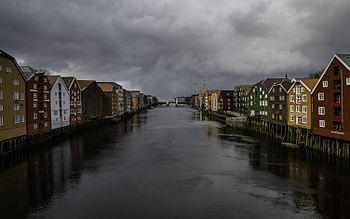 Nidelva Sør-Trøndelag, Trondheim Fotografia: Guo Junjun Licenza: CC-BY-SA-3.0