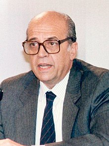 Francisco Fernández Ordóñez en la rueda de prensa posterior al Consejo de Ministros (15 de enero de 1988).jpg