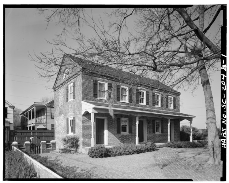 File:GENERAL VIEW, FROM NORTHEAST. FRONT FACES NORTH. IT IS LOCATED IN THE SOUTHEAST CORNER OF THE MANSION'S BACKYARD. Photo date- February 1978 - Faber House, South Dependency, 631 HABS SC,10-CHAR,156B-1.tif