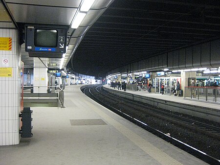 Gare SNCF La Défense.JPG