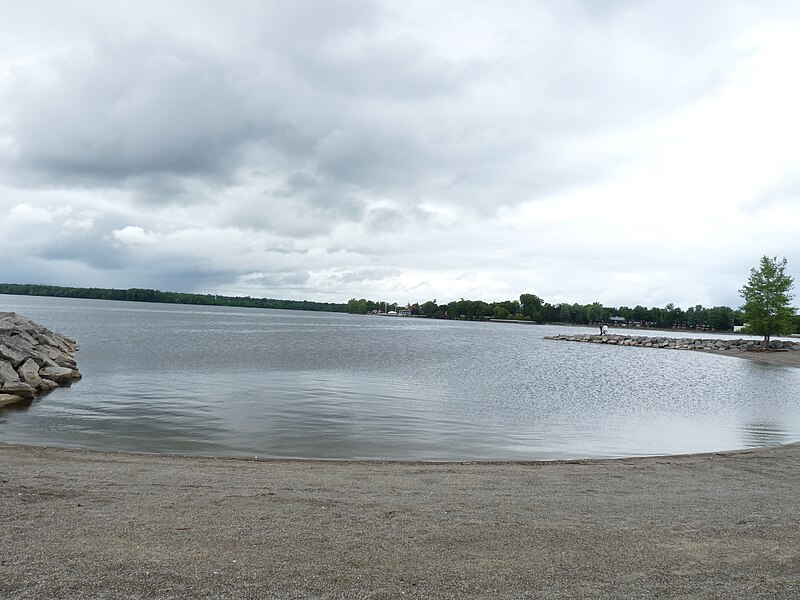 File:Gatineau Lake1.JPG