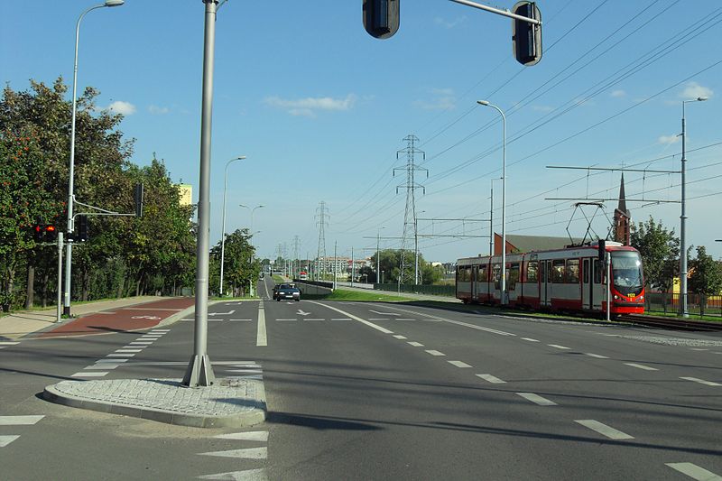 File:Gdańsk ulica Witosa i tramwaj Moderus Beta.JPG