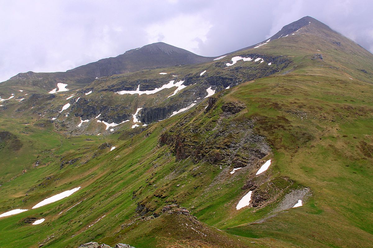 Гора шаред. Гора шаред фото. Гора гонах.