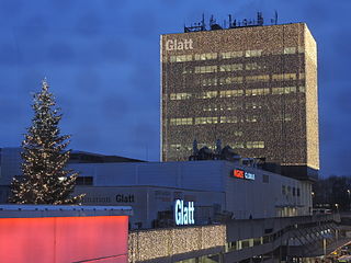 <span class="mw-page-title-main">Glattzentrum</span> Shopping mall in Wallisellen, Switzerland
