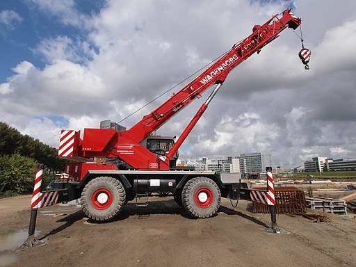 Grove RT600E Rough Terrain Crane p2