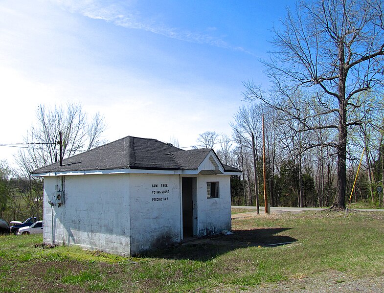 File:Gum-Tree-Voting-House-ky.jpg