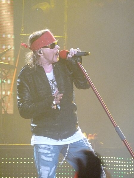 File:Guns N' Roses en Chile 2011 (6218262680).jpg