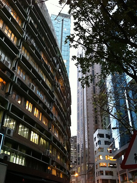 File:HK Central 45-55 Wyndham Street Yu Yuet Lai Building Nov-2012.JPG
