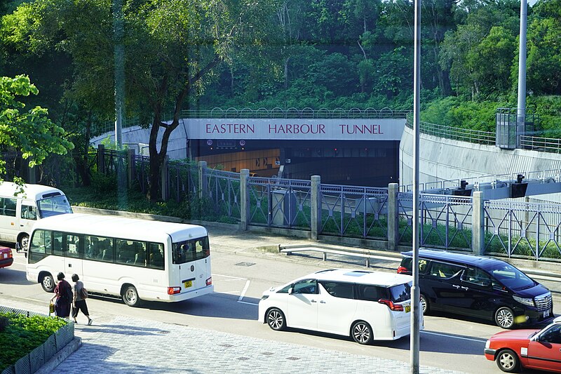 Файл:HK QB 鰂魚涌 Quarry Bay 港島東 Island East 糖廠街 Tong Chong Street 太古坊 Taikoo Place July 2021 S64 36.jpg