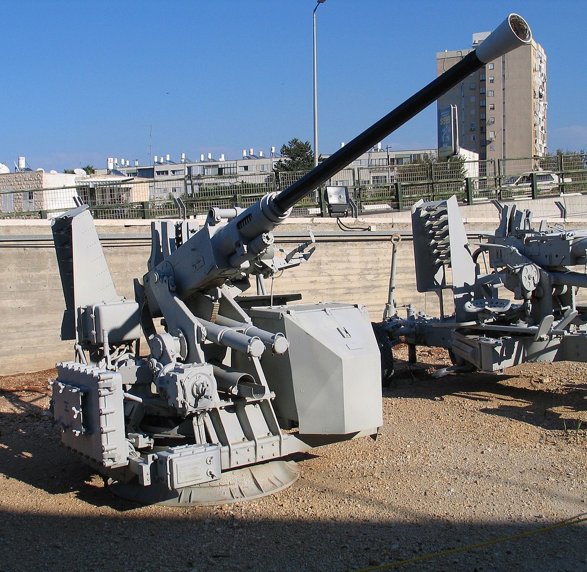 40mm cannon