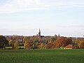 View towards Gereja St Jude di Hampstead Garden Suburb dari pelanjutan Heath