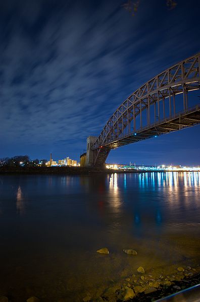 File:Hellsgate Bridge.jpg