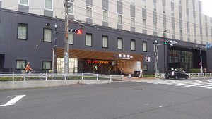 Hikifune Station East Gate.jpg