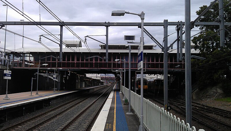 File:Hornsby railway station concourse.jpg