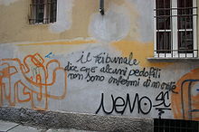 Anti-pedophile graffiti in Milan. It reads: "The Court says some pedophiles are not mentally sick" (implying they are therefore responsible and criminal). IMG 5774 - Milano - Graffiti antipedofili in via laghetto - Foto Giovanni Dall'Orto - 21-2-2007.jpg