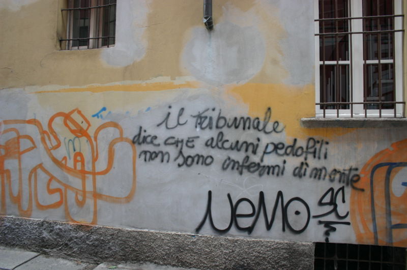 File:IMG 5774 - Milano - Graffiti antipedofili in via laghetto - Foto Giovanni Dall'Orto - 21-2-2007.jpg