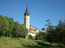 Iglesia de Torribera con su pináculo